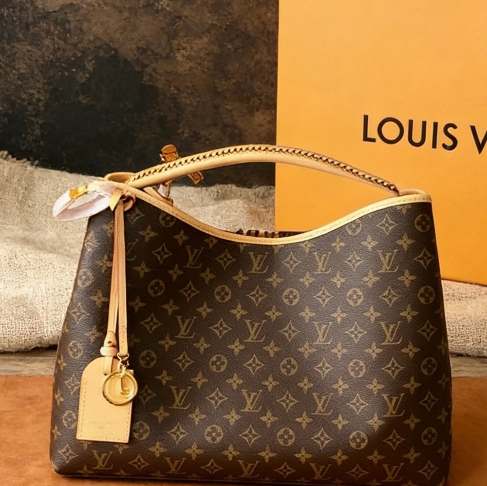 Louis Vuitton Artsy MM Monogram